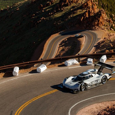 Όλη η απίστευτη διαδρομή προς τα σύννεφα! (vid)