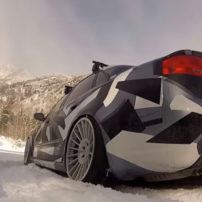 «Παιχνίδια» στο χιόνι με Audi RS4 420 ίππων (video)