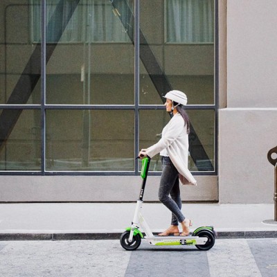 Τα e-scooters της Lime επέστρεψαν στην Αθήνα