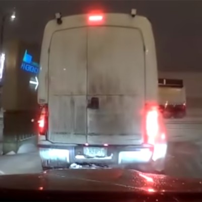 Η ανεκτίμητη συμπεριφορά του οδηγού πριν το τρακάρισμα (video)