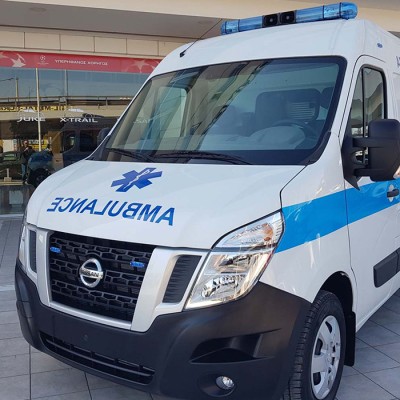 Γιατι τα ασθενοφόρα έχουν ανάποδα γράμματα;