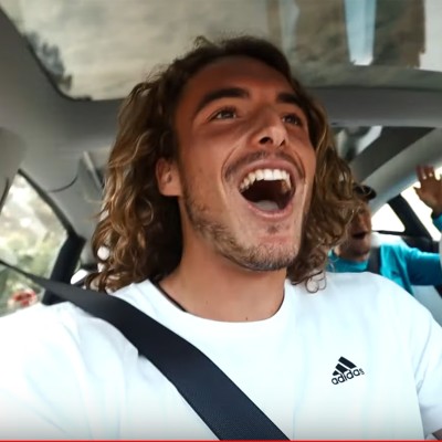 Το νέο αυτοκίνητο του Στέφανου Τσιτσιπά (video)