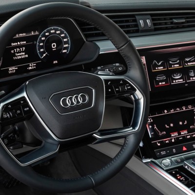 Στο μέλλον θα έχουμε οθόνες μέσα στα αυτοκίνητα;