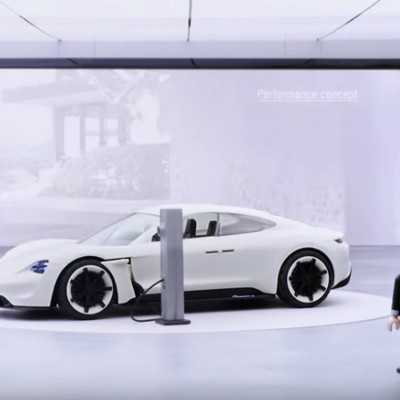 Το πρωτότυπο Porsche Mission E σε… επικίνδυνες αποστολές (video)