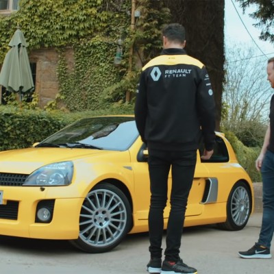 Ο Daniel Ricciardo οδηγεί ένα Renault Clio V6 και “εκθέτει” τον Verstappen (vid)