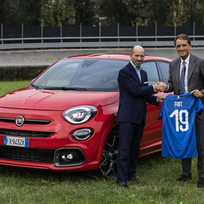 Το Fiat 500X Sport “παίζει μπάλα” με τον προπονητή της Εθνικής Ιταλίας