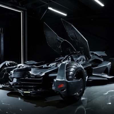 Batmobile αξίας 850.000 δολαρίων για τον επίδοξο άνθρωπο-νυχτερίδα (vid)