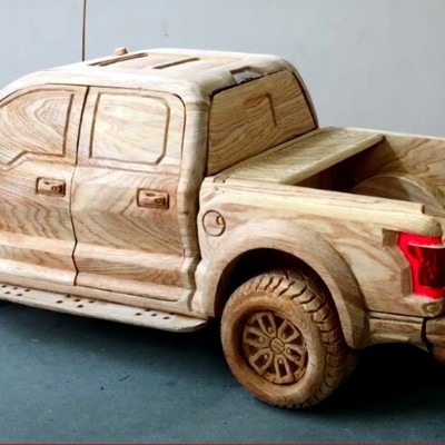 Ένα μοναδικό ξύλινο Ford-F-150