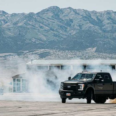 O Ken Block ντριφτάρει και με Ford F-450 τεσσάρων τόνων! (video)
