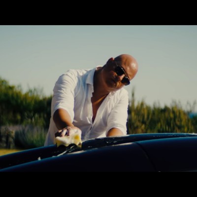 Video: Ο Koenigsegg, οι πράκτορες και η καταδίωξη με το Reggera