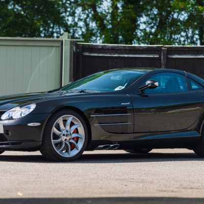 Ο πατέρας του Lewis Hamilton βγάζει σε δημοπρασία 18 κλασσικά και σύγχρονα αυτοκίνητα