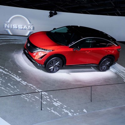 Παρκάρεις και πληρώνεις με ηλεκτρική ενέργεια! (video)