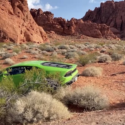 Τράκαρε και παράτησε τη Lamborghini Huracan σε έρημο του Λας Βέγκας (video)