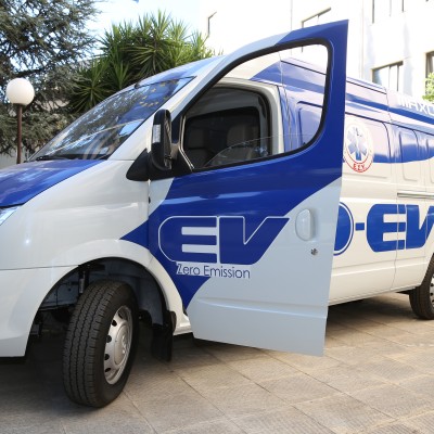 Ένα ηλεκτρικό van Maxus στις υπηρεσίες του ΕΚΑΒ