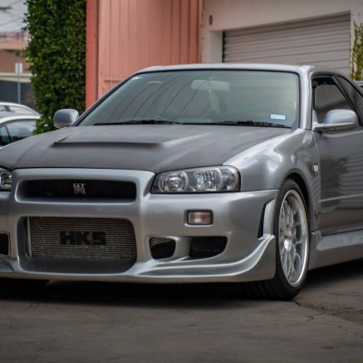 Μάθε όλη την ιστορία πίσω από τα δύο Skyline R34 του Paul Walker [Video]