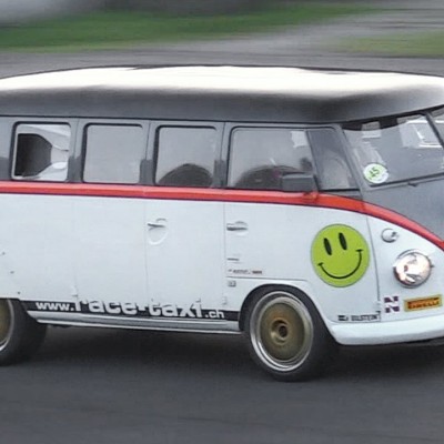 Volkswagen van ταπεινώνει supercars στην πίστα της Μόντζα! [Video]