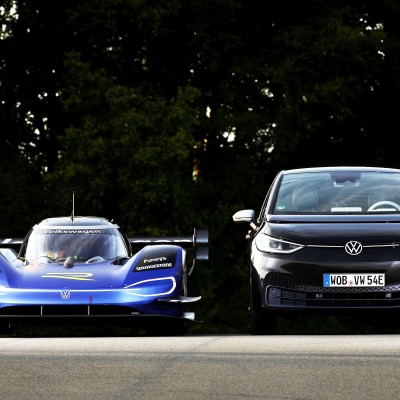 Πώς συνδέονται οι αγώνες και τα μοντέλα παραγωγής