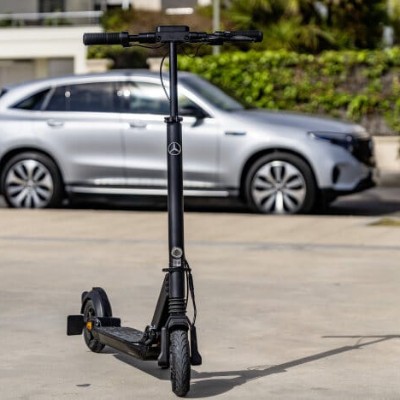 Κάνε και «το τελευταίο μίλι» με πατίνι της Mercedes-Benz