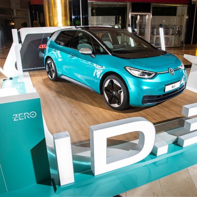 Το αμιγώς ηλεκτρικό ID.3 της Volkswagen στο εμπορικό κέντρο Golden Hall