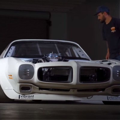 Έφτιαξε ένα υπερόπλο 1.000 αλόγων μόνος του!