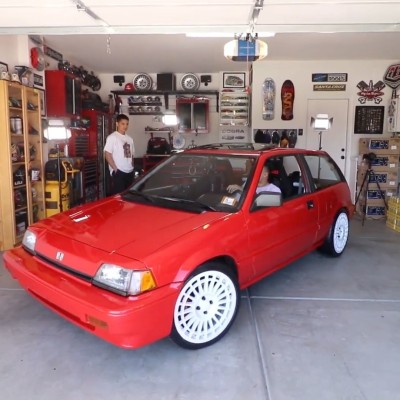 Αδέρφια κάνουν δώρο-έκπληξη στον πατέρα τους το πλήρως αναπαλαιωμένο Honda Civic του [Video]