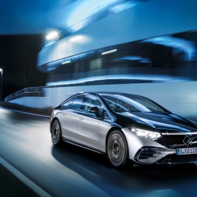 To νέο σύστημα της Mercedes-Benz προειδοποιεί για λακκούβες και σαμάρια