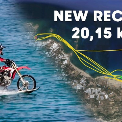 Διανύοντας 20 km πάνω στο νερό με motocross – Ο δρόμος για το ρεκόρ Guinness [Video]