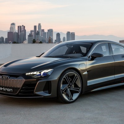 Το νέο Audi RS4 θα διατίθεται σε ηλεκτρική και υβριδική έκδοση