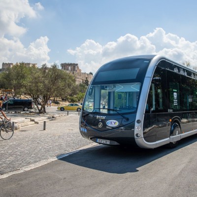 O Όμιλος Επιχειρήσεων Σαρακάκη παρέδωσε στην Ο.ΣΥ. Α.Ε. το αμιγώς ηλεκτρικό λεωφορείο Irizar ie tram