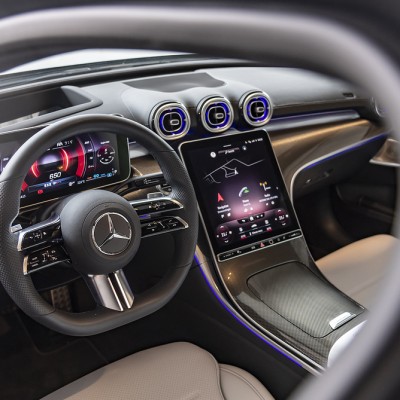 Mercedes-Visa: Είναι δυνατόν να πληρώνεις τα πάντα από το αυτοκίνητο!