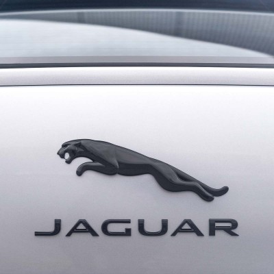 Jaguar 4ετίας με 320 άλογα πωλείται για 16.000 ευρώ
