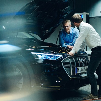 Tα ηλεκτρικά αυτοκίνητα μένουν από μπαταρία;