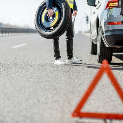Ρεζέρβα ανάγκης: Πόσα χιλιόμετρα μπορώ να κάνω με τον εφεδρικό τροχό;