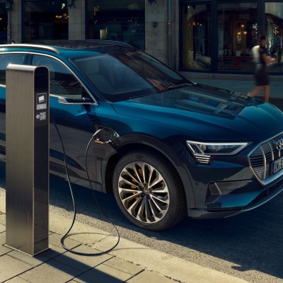 Σδούκου: Πρέπει να πέσει το κόστος της δημόσιας φόρτισης