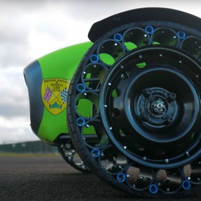 Έτσι φτιάχνεις λάστιχα χωρίς αέρα! [Video]