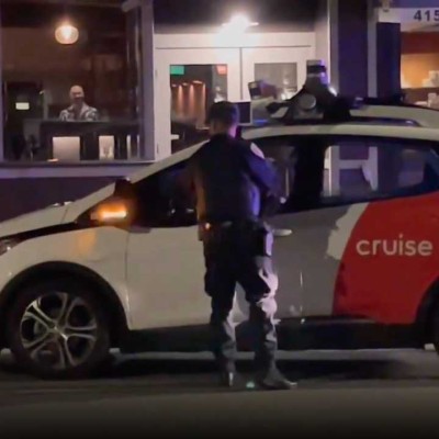 Γρίφος για την Τροχαία: Πώς κόβεις κλήση σε αυτοκίνητο χωρίς οδηγό; [video]