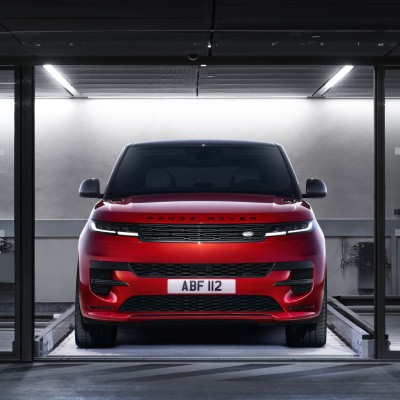 Νέο Range Rover Sport: Αυτή είναι η τιμή του στην Ελλάδα