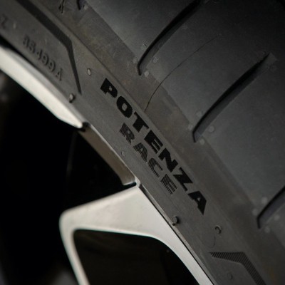 Bridgestone Potenza Race: Απίστευτη η διαφορά που κάνει στην πίστα [video]