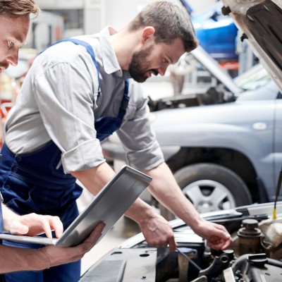 Γιατί σφυρίζει το αυτοκίνητο; Τι πρόβλημα έχει
