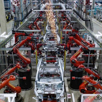 Elon Musk: Τα εργοστάσιά μας «καίνε χρήμα» – Παλεύουμε να μην πτωχεύσουμε [video]