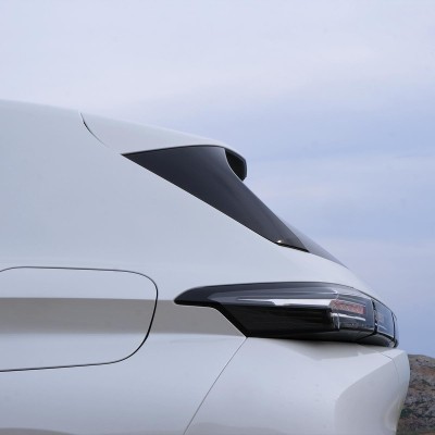 Premium οικογενειακό μικρομεσαίο με χώρο αποσκευών 412 lt και τιμή 28.200 € - Ποιο είναι;