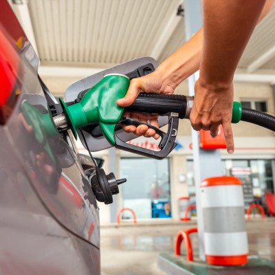 Πέτυχες πρατήριο με νοθευμένη βενζίνη. Πώς κάνεις καταγγελία;