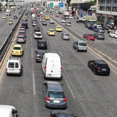 Πόσα αυτοκίνητα βγήκαν από την Αττική το τριήμερο!