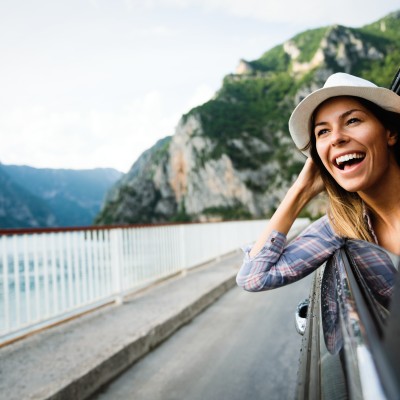 Γιατί τα πίσω παράθυρα κάποιων αυτοκινήτων δεν ανοίγουν τελείως;