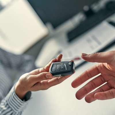 Μεταβίβαση αυτοκινήτου: Όλα τα δικαιολογητικά και το κόστος