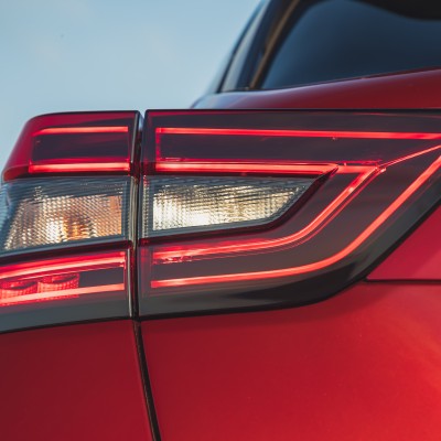 Υβριδικό crossover με 145 ίππους, κατανάλωση 5,1 lt/100 km και μηδενικά Τέλη – Ποιο είναι;