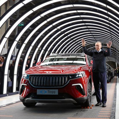 Άνοιξε το τουρκικό εργοστάσιο της TOGG – Ο Ερντογάν έκανε βόλτα με το SUV