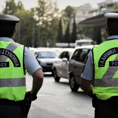 Χριστούγεννα: Προσοχή στους δρόμους – Έκτακτα μέτρα από την Τροχαία