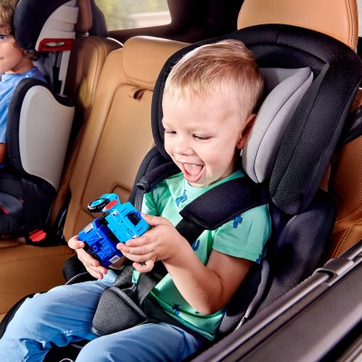 Παιδί σε αυτοκίνητο χωρίς ειδικό κάθισμα; Τι πρόστιμο σε περιμένει