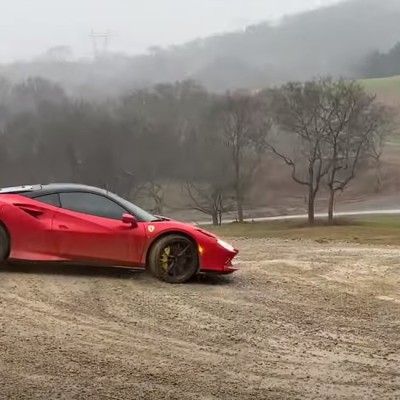Έδωσε 400.000 $ για να πάρει Ferrari και να τη διαλύσει επίτηδες [video]